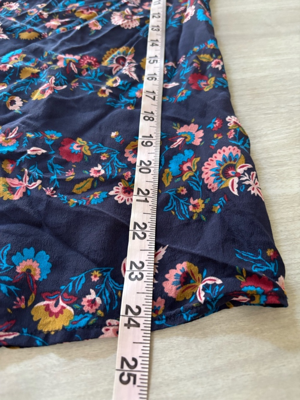 Boden Navy Floral Silk Blouse with Pink and Blue Flowers Blooms size 8 - Picture 10 of 11
